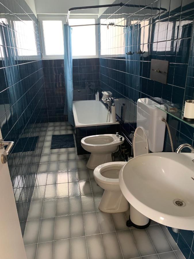 Oasis Exclusive Apartment @ Athenian Riviera エクステリア 写真